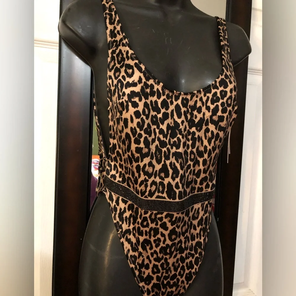 Victoria’s Secret ￼Leopard 🐆 swimsuit /￼ Bodysuit￼ - Picture 16 of 16